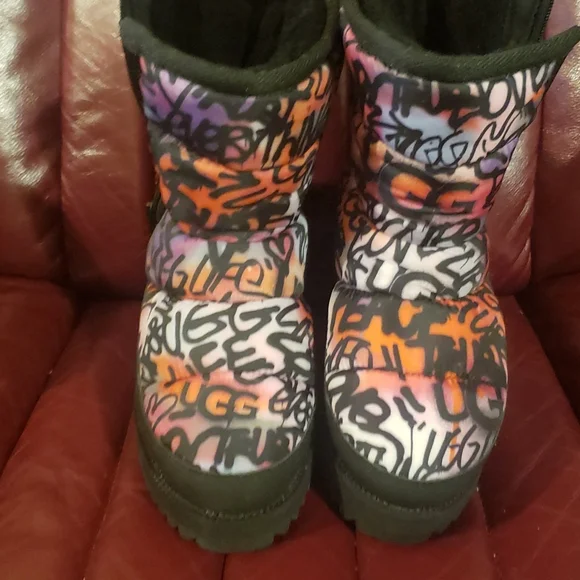 Uggs graffiti pop - Picture 1 of 4